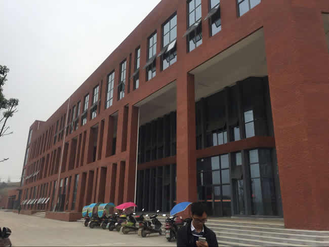 博悦佳软瓷大学校园施工案例